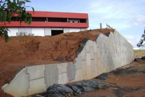 Muro de Contenção Por Gravidade