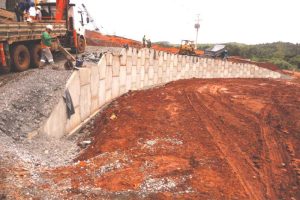 Muro de Contenção Tipo Gabião